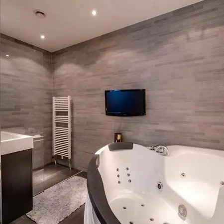 Апартаменты Luxury Appartment With Jacuzzi Амстердам